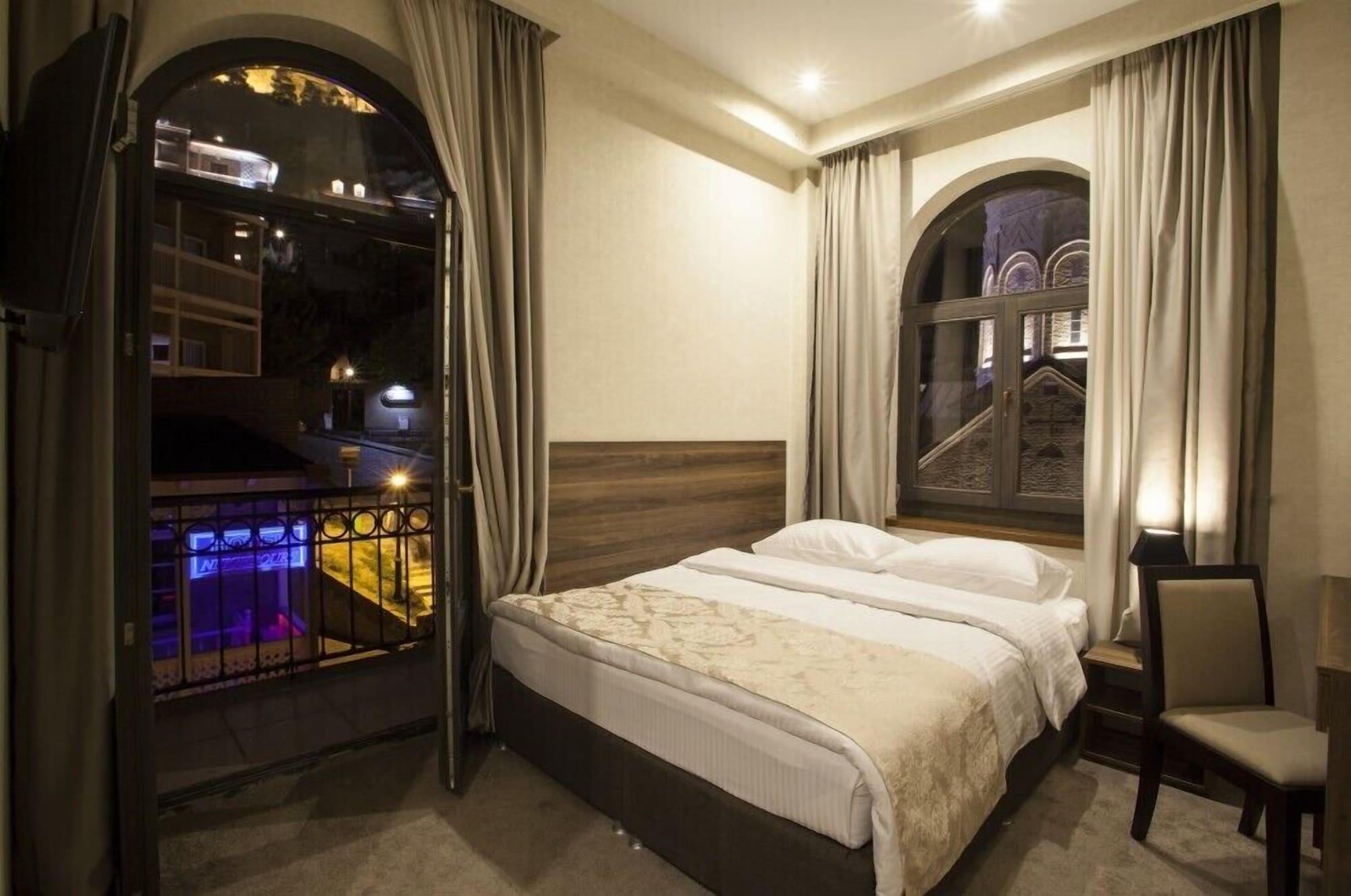 Old Meidan Tbilisi By Urban Hotels Esterno foto