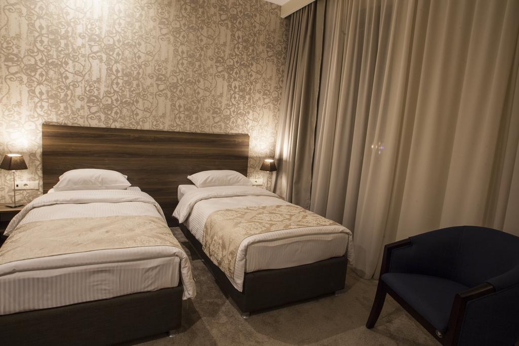 Old Meidan Tbilisi By Urban Hotels Esterno foto