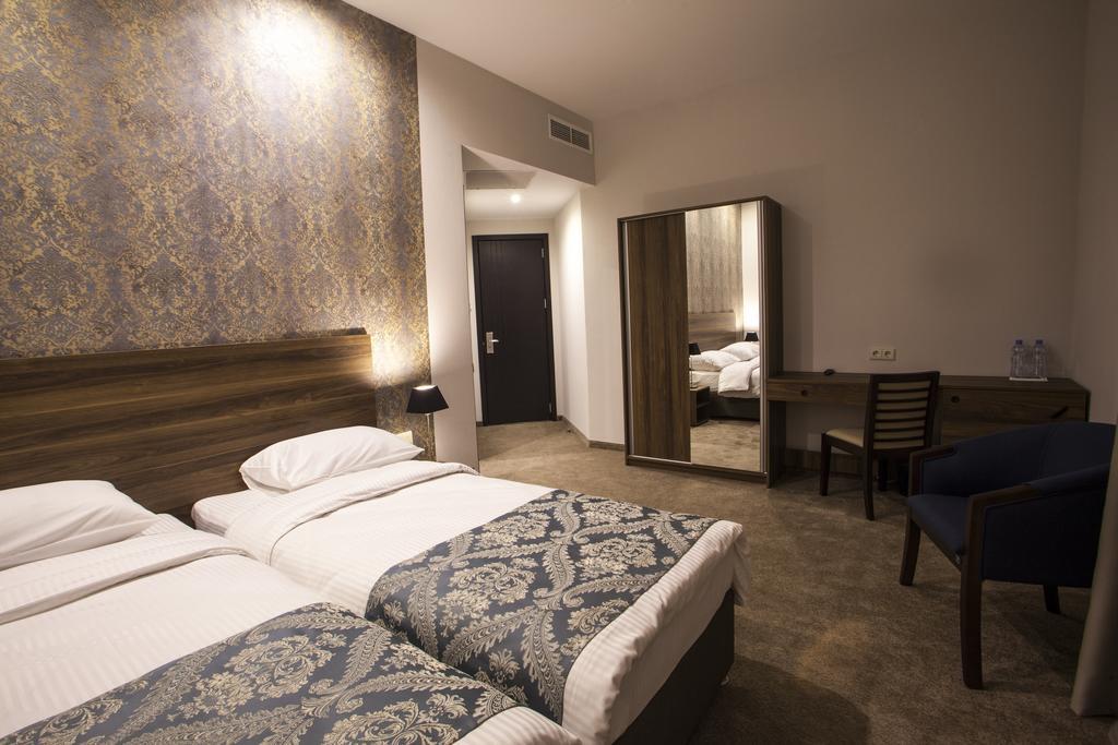 Old Meidan Tbilisi By Urban Hotels Esterno foto